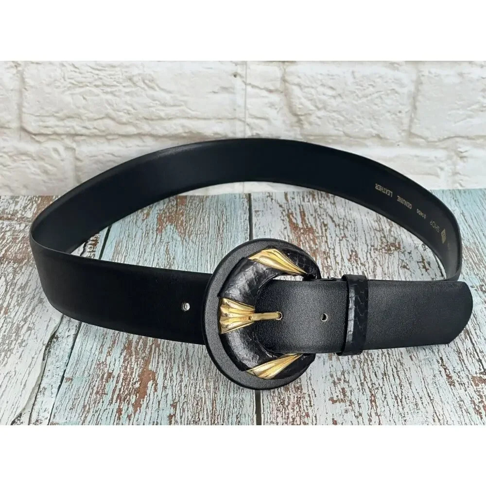 Women's Vintage 1980 Black and Gold Tone‎ Accent Buckle Belt L